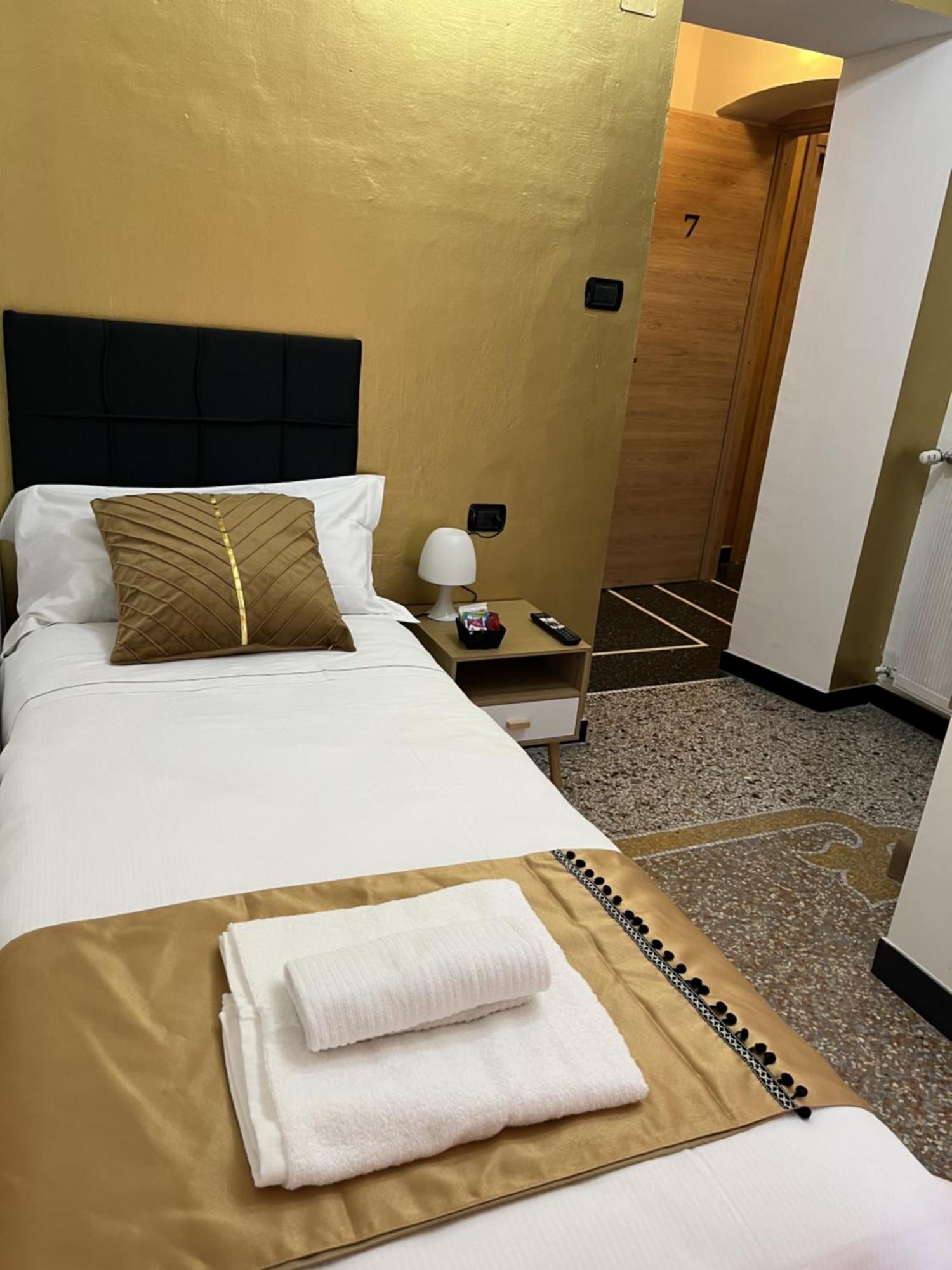 Genova Gold Rooms Génova Quarto foto